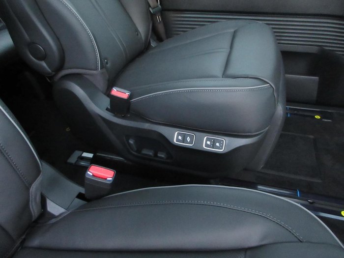 2026 Hyundai STARIA Lounge