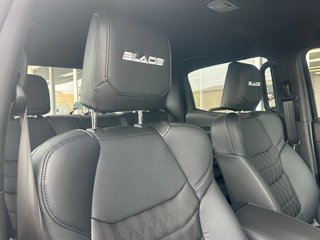 2025 Isuzu D-MAX BLADE MY25.5 Basalt Black Mica