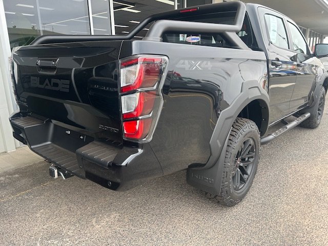 2025 Isuzu D-MAX BLADE MY25.5 Basalt Black Mica