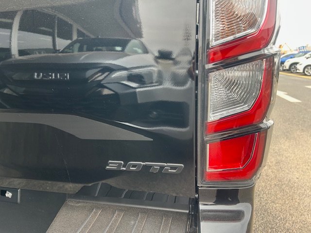 2025 Isuzu D-MAX BLADE MY25.5 Basalt Black Mica