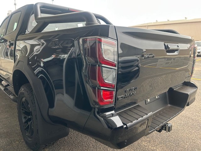 2025 Isuzu D-MAX BLADE MY25.5 Basalt Black Mica