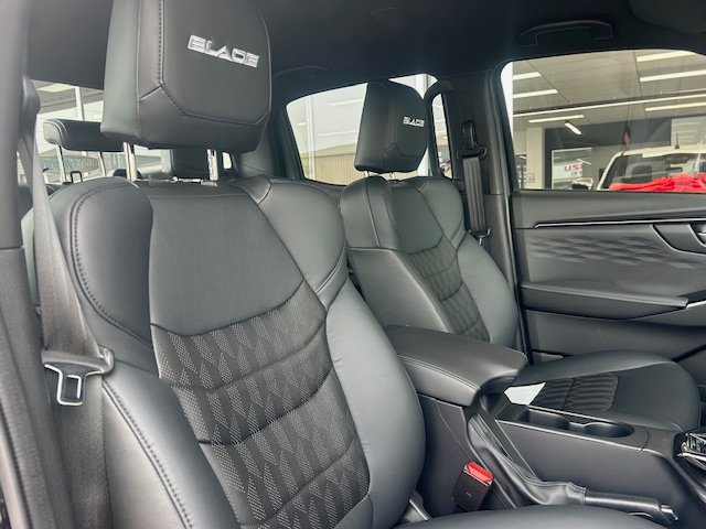 2025 Isuzu D-MAX BLADE MY25.5 Basalt Black Mica