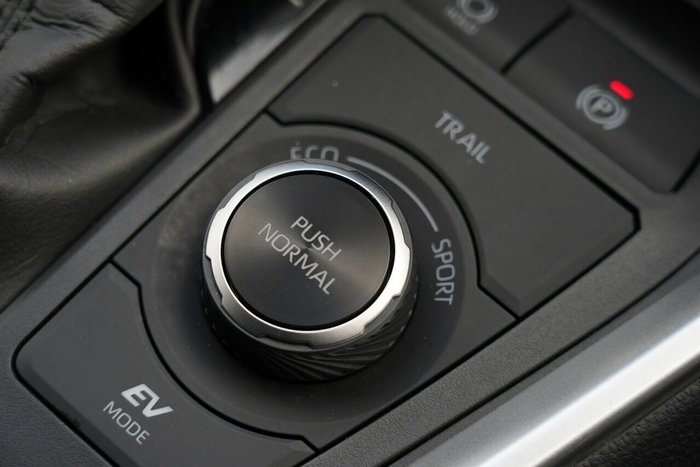 2025 Toyota RAV4 GXL