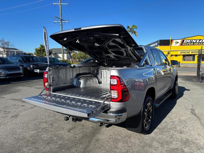 2021 Toyota Hilux SR5