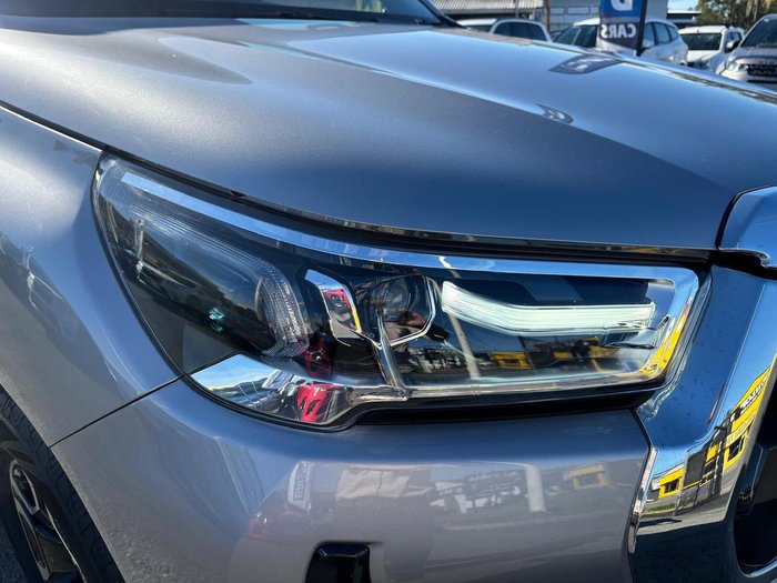 2021 Toyota Hilux SR5