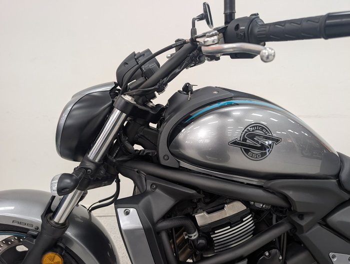 2025 Kawasaki VULCAN S grey
