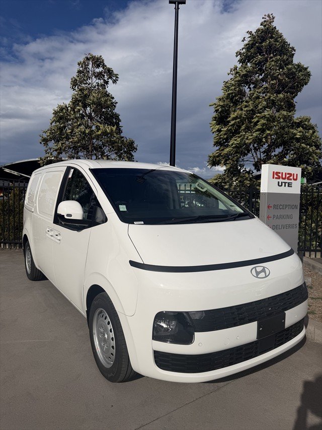 2026 Hyundai STARIA LOAD