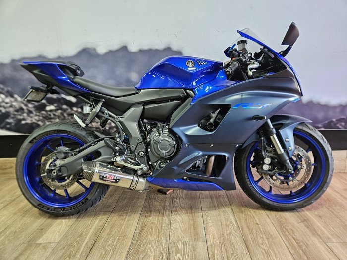 Yamaha YZF-R7LA