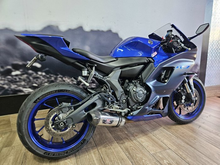 Yamaha YZF-R7LA