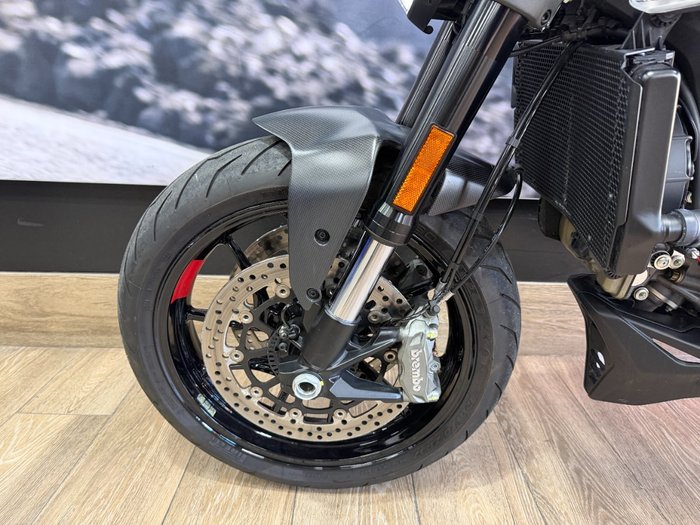 2023 DUCATI MONSTER RED