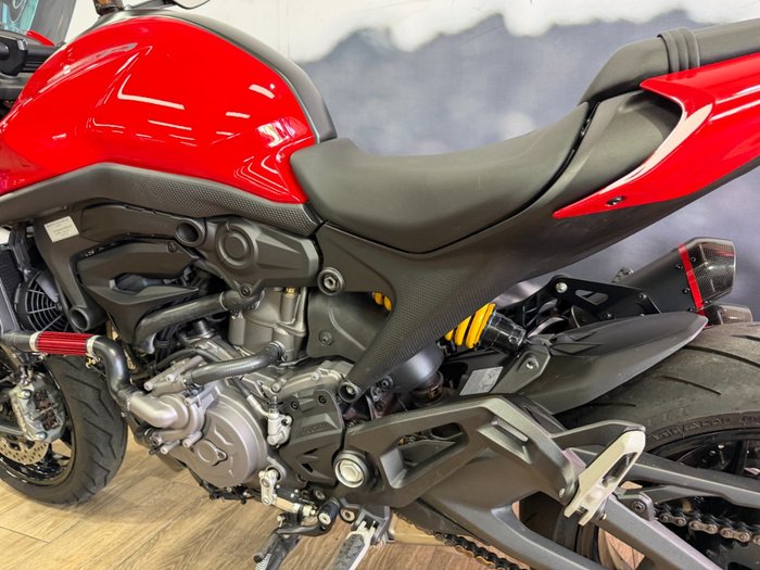 2023 DUCATI MONSTER RED