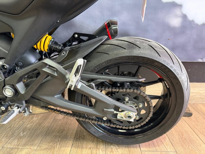 2023 DUCATI MONSTER RED