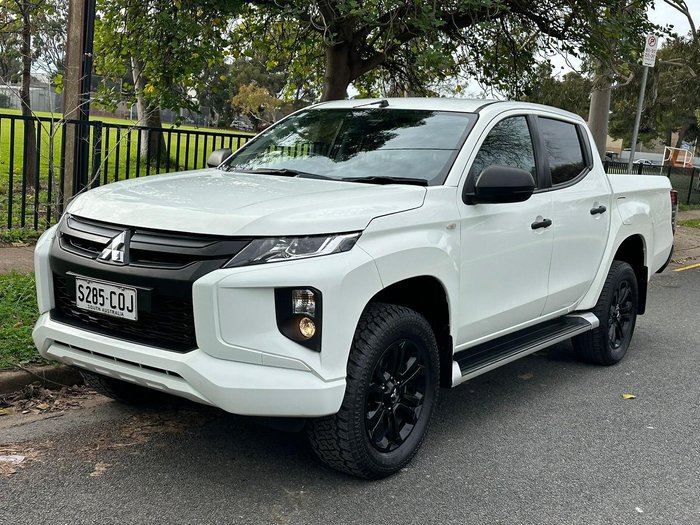 2022 Mitsubishi Triton GLX-R