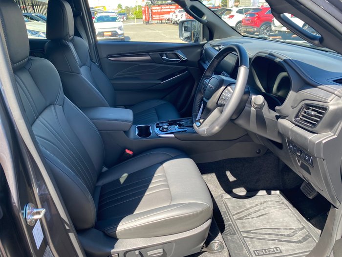 2024 Isuzu MU-X 2025 Isuzu MU-X 4X4 LST 3.0 L Automatic (UJOR506)