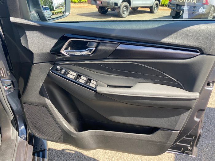 2024 Isuzu MU-X 2025 Isuzu MU-X 4X4 LST 3.0 L Automatic (UJOR506)