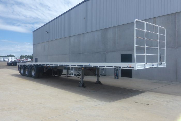 2005 Vawdrey Semi 22 Pallet Flat Top Trailer - RENTAL