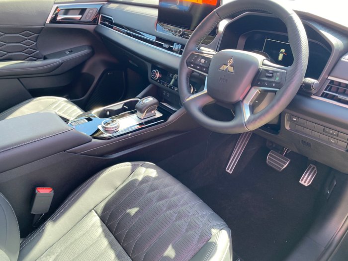 2025 MITSUBISHI Outlander EXCEED