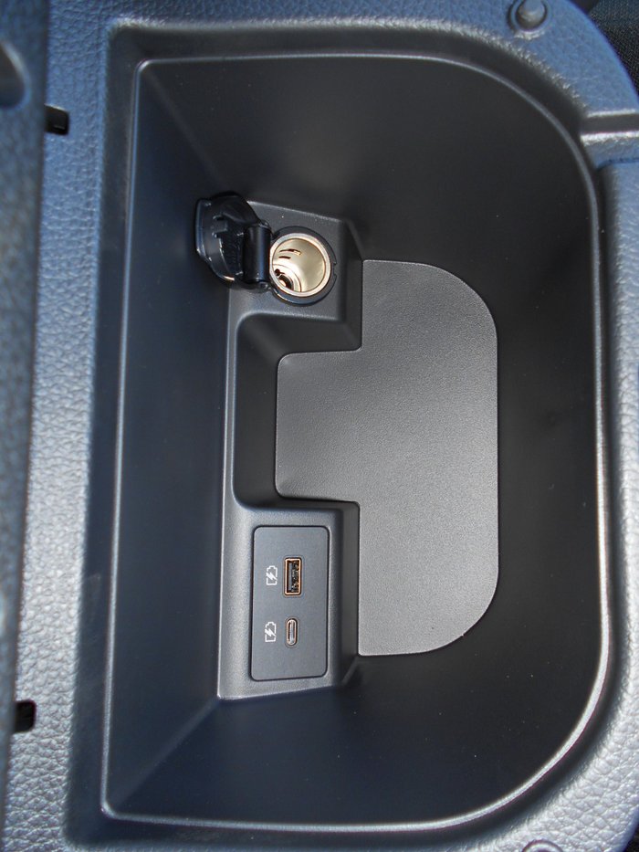 2025 NISSAN NAVARA ST-X