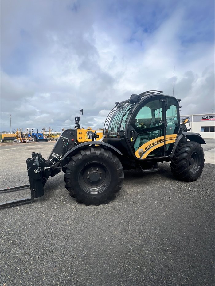 NEW HOLLAND TH7.42 ELITE TELEHANDLER
