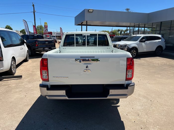 2025 MITSUBISHI TRITON GLX