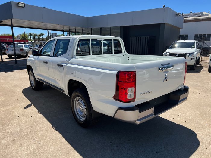 2025 MITSUBISHI TRITON GLX