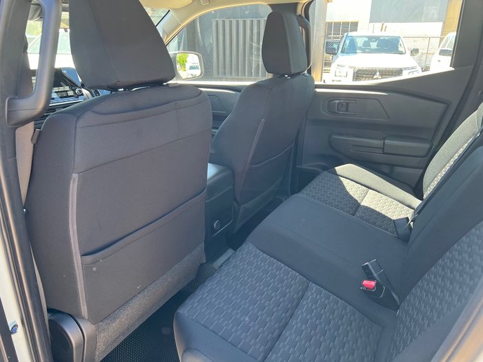 2025 MITSUBISHI TRITON GLX