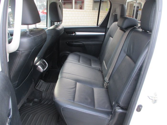 2018 Toyota Hilux SR5 GUN126R White