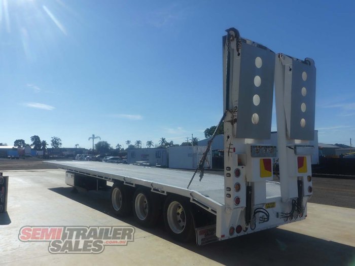 2007 Maxitrans 22 Pallet Flat Top with Ramps