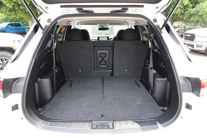 2023 Mitsubishi Outlander LS