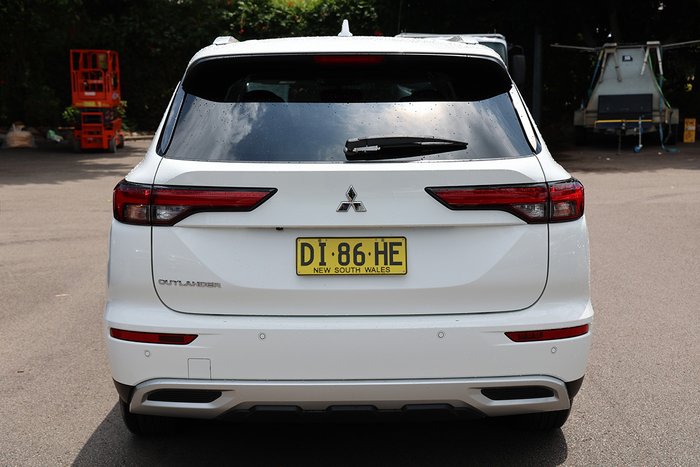 2023 Mitsubishi Outlander LS