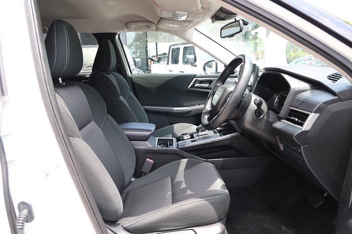 2023 Mitsubishi Outlander LS