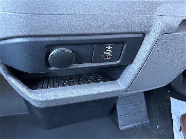 2025 VOLKSWAGEN TRANSPORTER
