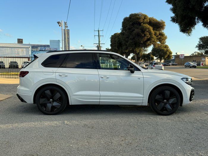 2026 VOLKSWAGEN TOUAREG