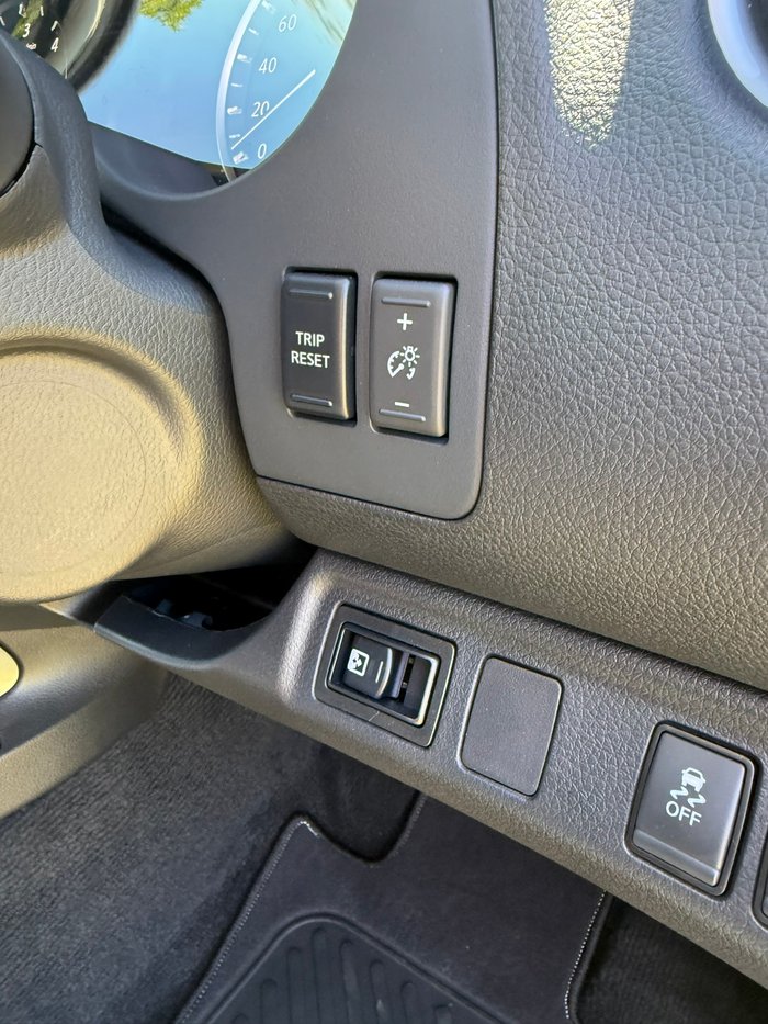 2025 NISSAN NP300 NAVARA ST-X