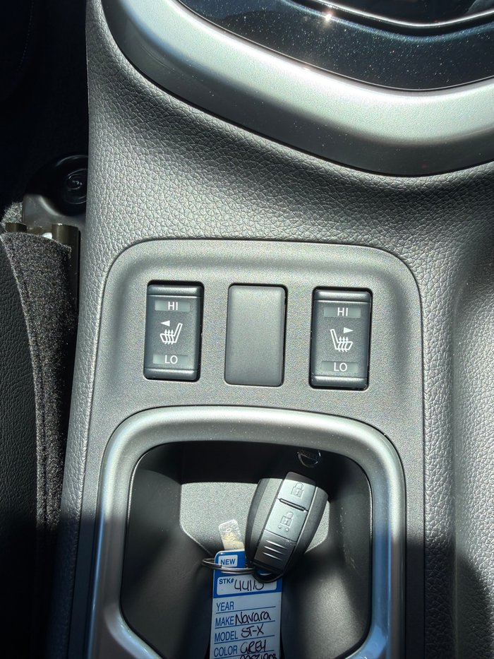 2025 NISSAN NP300 NAVARA ST-X