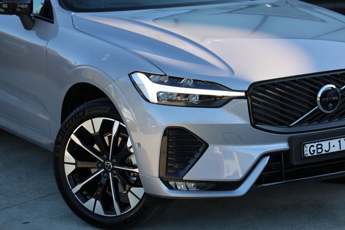 2026 Volvo XC60 Ultra B5 Dark