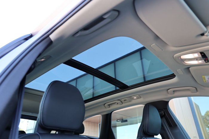 2026 Volvo XC60 Ultra B5 Dark