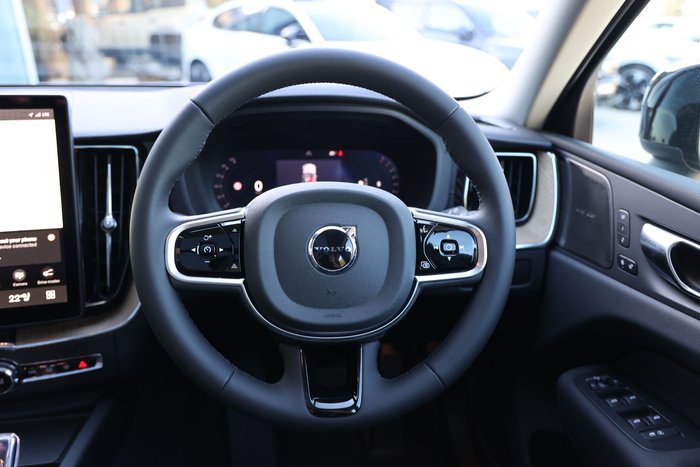 2026 Volvo XC60 Ultra B5 Dark