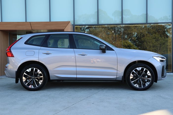2026 Volvo XC60 Ultra B5 Dark