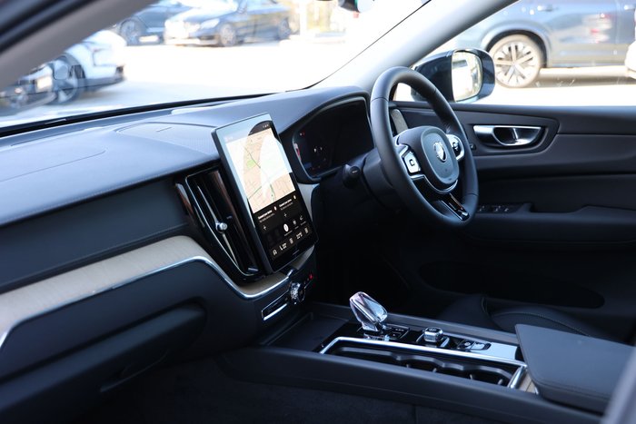 2026 Volvo XC60 Ultra B5 Dark