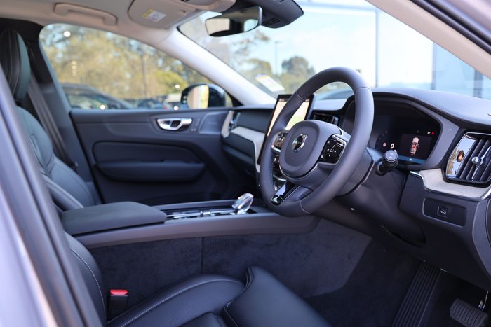 2026 Volvo XC60 Ultra B5 Dark