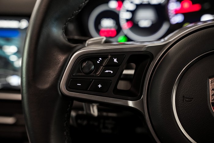 2022 Porsche Cayenne Platinum Edition