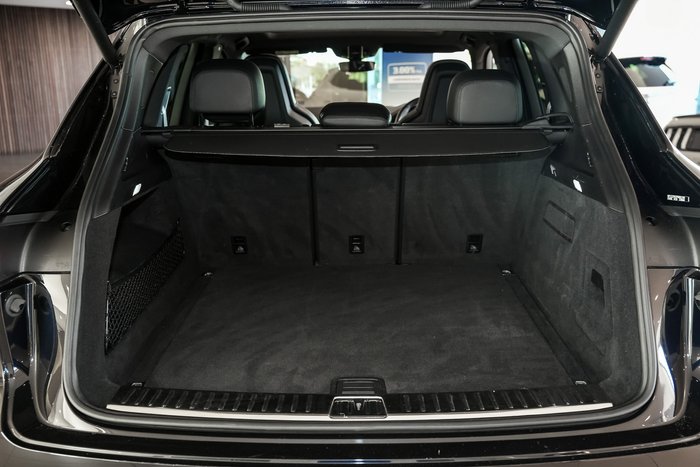 2022 Porsche Cayenne Platinum Edition