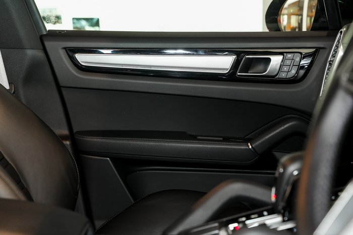 2022 Porsche Cayenne Platinum Edition