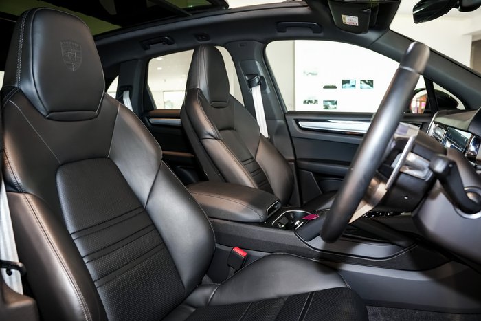 2022 Porsche Cayenne Platinum Edition