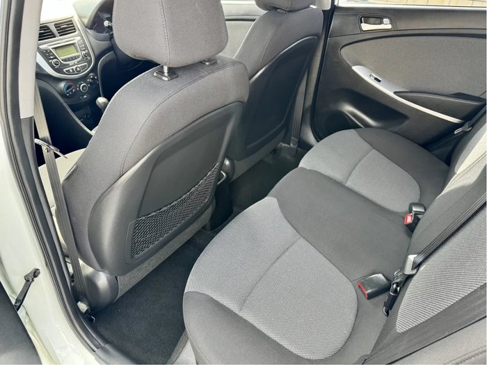 2013 Hyundai Accent Active