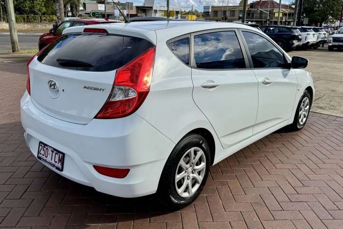 2013 Hyundai Accent Active