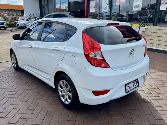 2013 Hyundai Accent Active