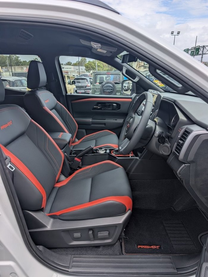 2025 NISSAN NAVARA PRO-4X