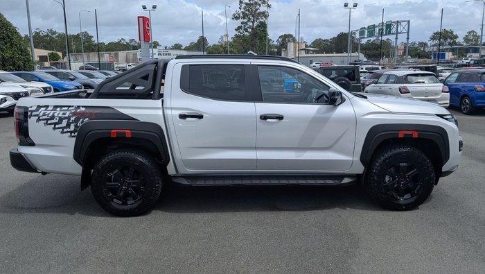 2025 NISSAN NAVARA PRO-4X